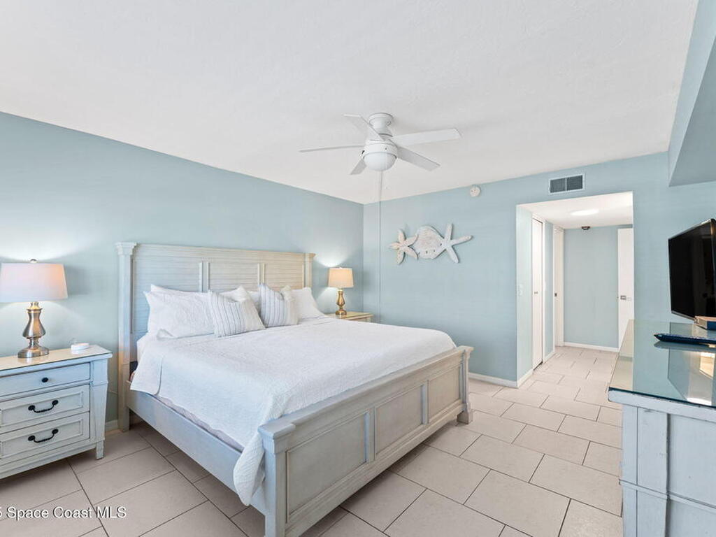 1050 N Atlantic Avenue, Cocoa Beach, FL 32931