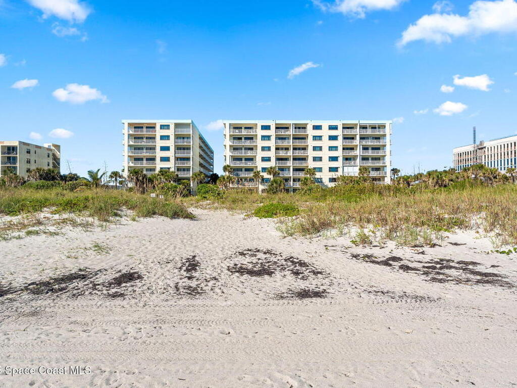 1050 N Atlantic Avenue, Cocoa Beach, FL 32931