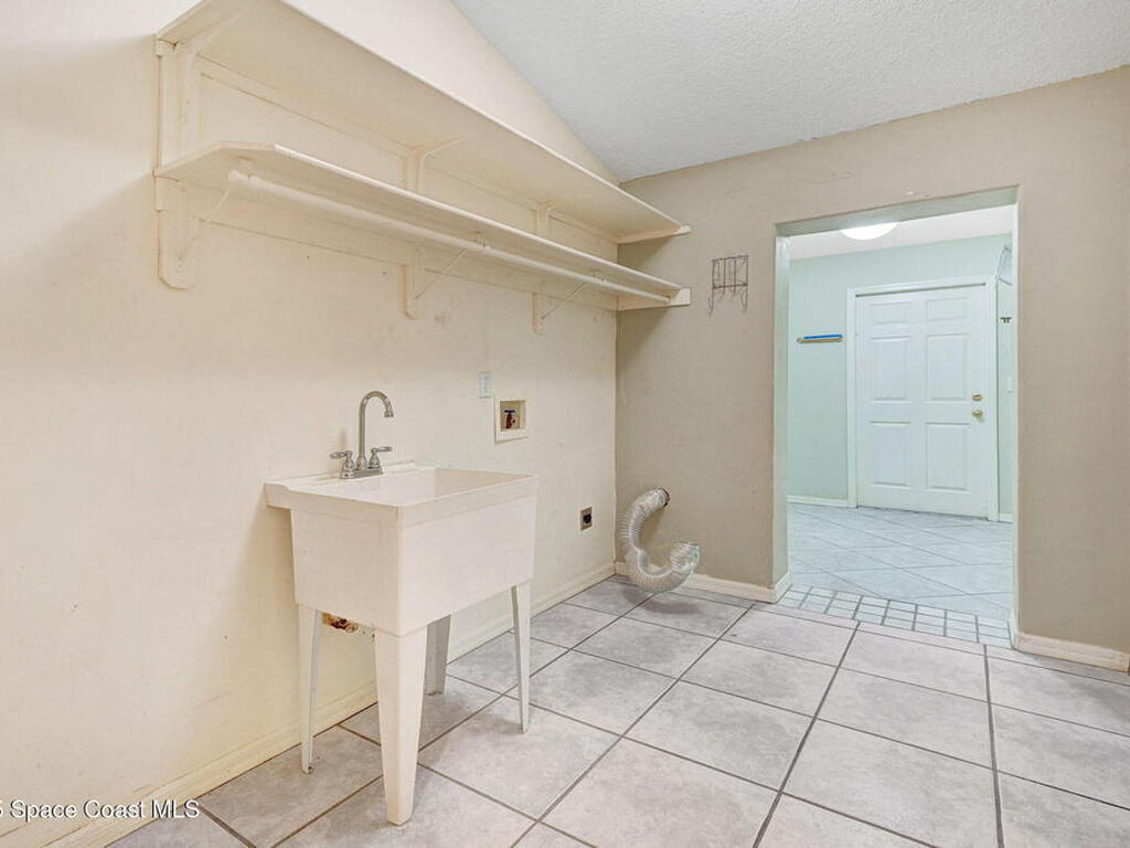 2537 Evergreen Avenue, Titusville, FL 32796