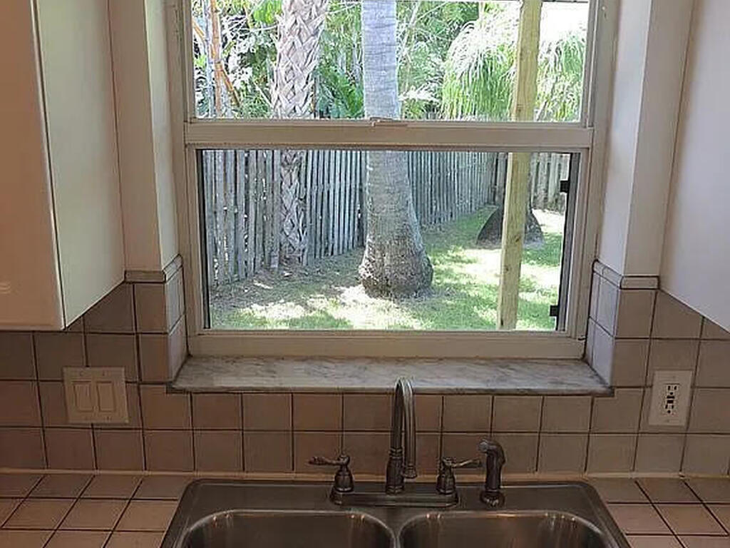 206 Fourth Avenue, Indialantic, FL 32903