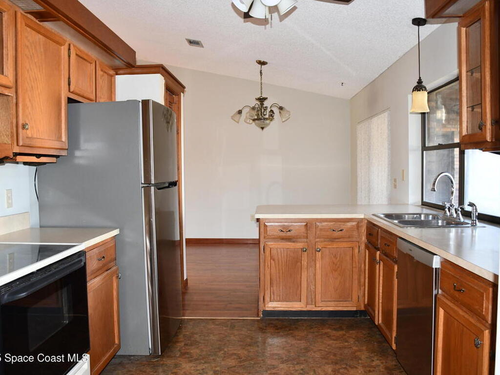 1273 Roslyn Avenue, Palm Bay, FL 32907