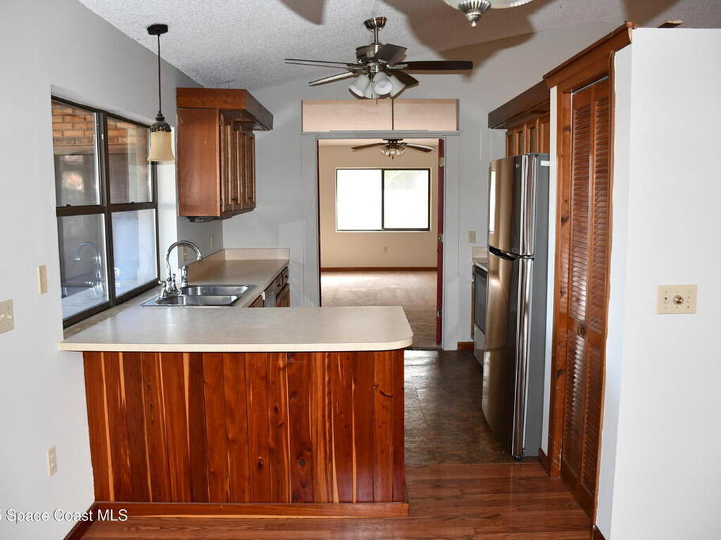 1273 Roslyn Avenue, Palm Bay, FL 32907