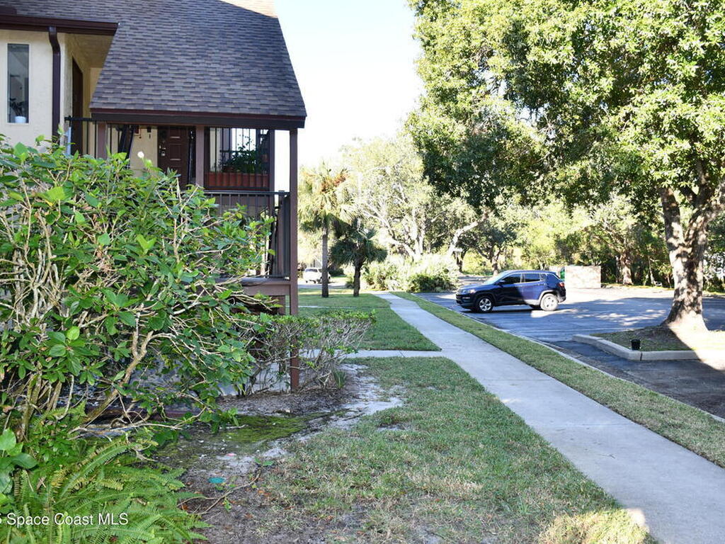 7821 Maplewood Drive, Melbourne, FL 32904