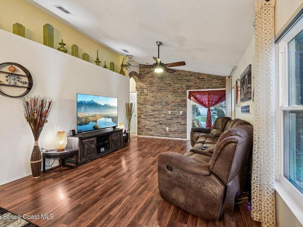 1125 Carey Glen Circle, Orlando, FL 32824