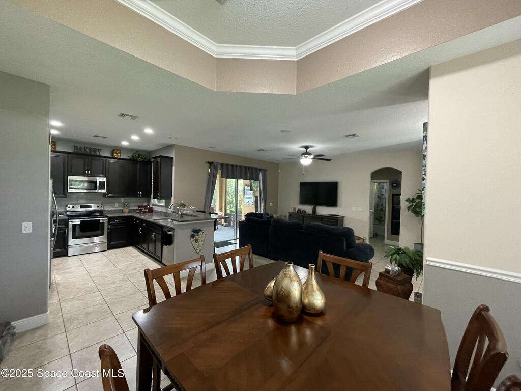 681 SW David Circle, Palm Bay, FL 32908