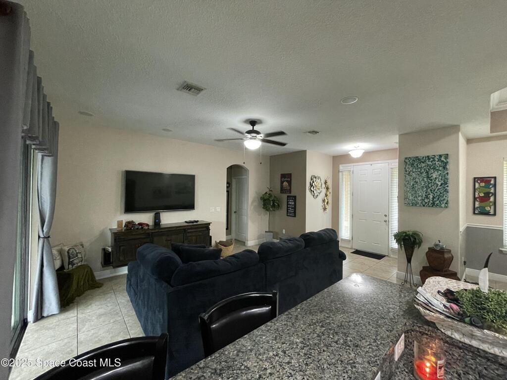 681 SW David Circle, Palm Bay, FL 32908