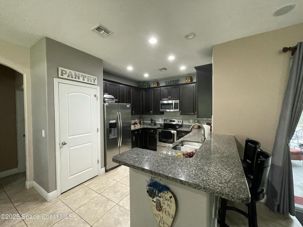 681 SW David Circle, Palm Bay, FL 32908