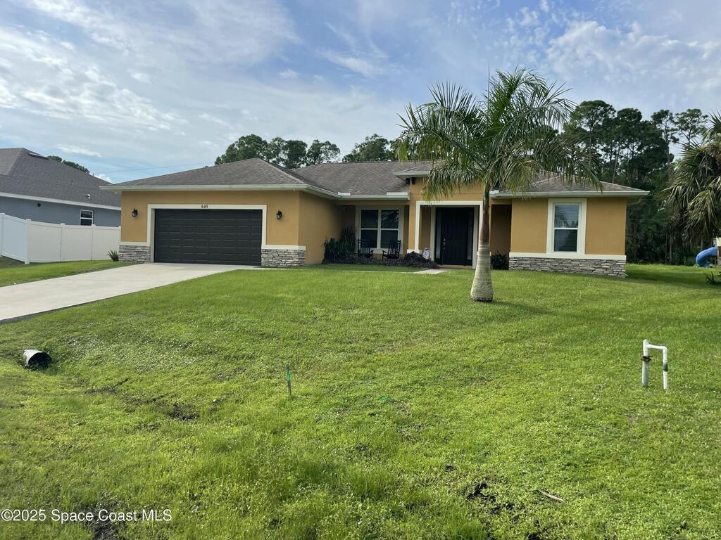 681 SW David Circle, Palm Bay, FL 32908