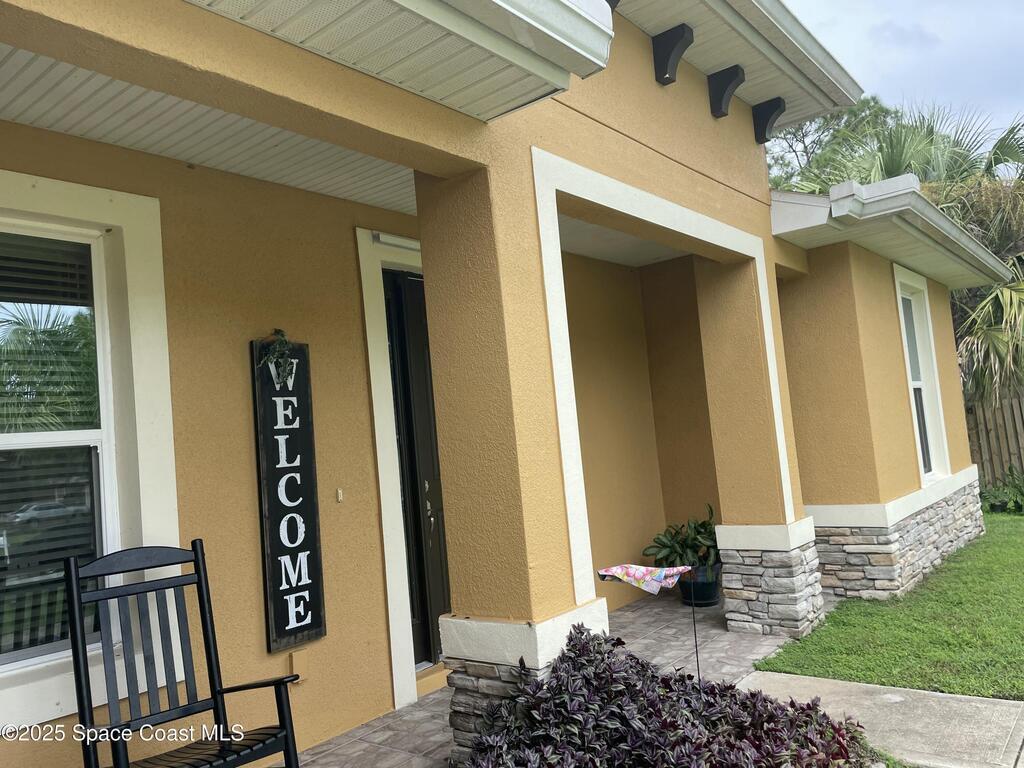 681 SW David Circle, Palm Bay, FL 32908