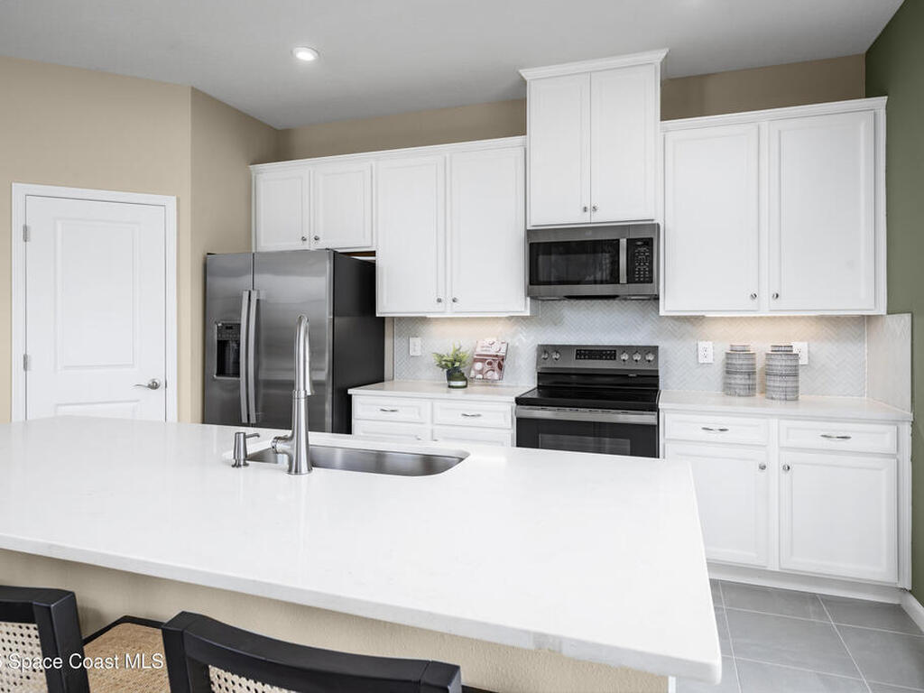 1858 Kendall Pointe Place, Melbourne, FL 32935