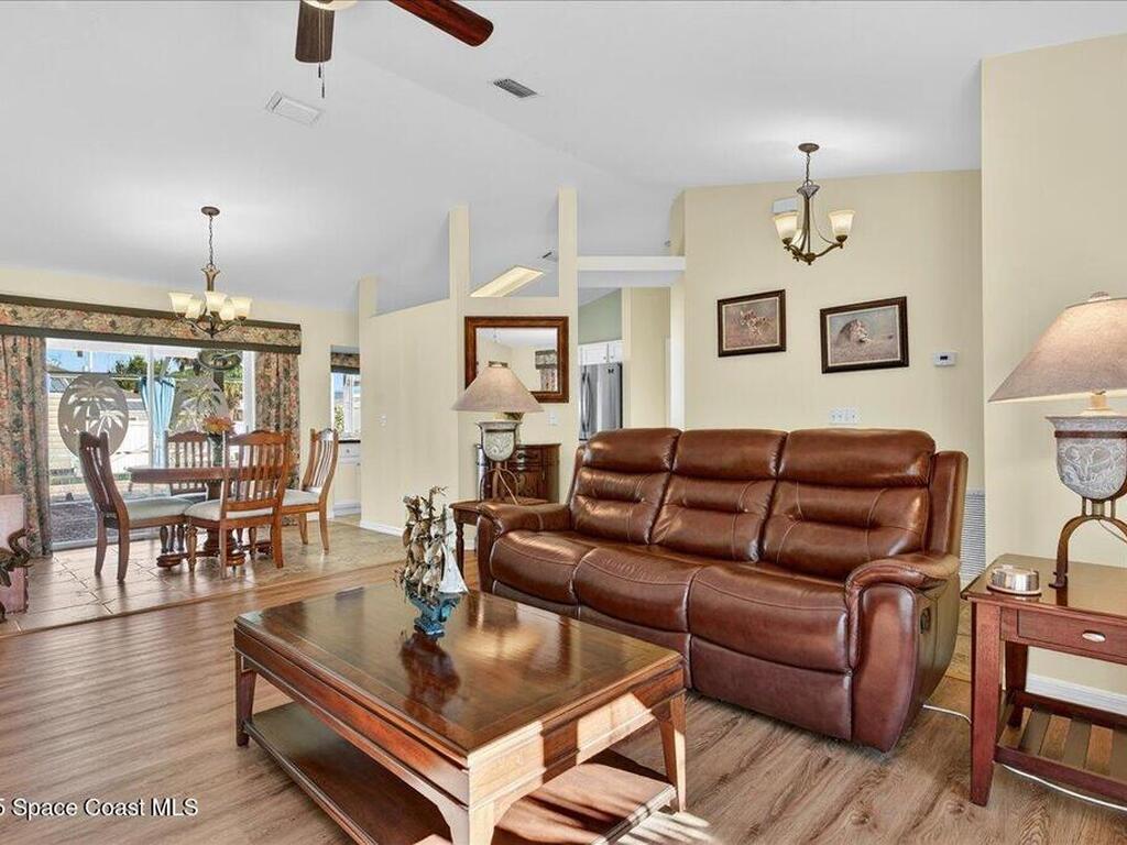 467 Caravan Terrace, Sebastian, FL 32958