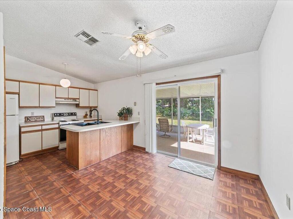 1421 Grand Court, Palm Bay, FL 32907