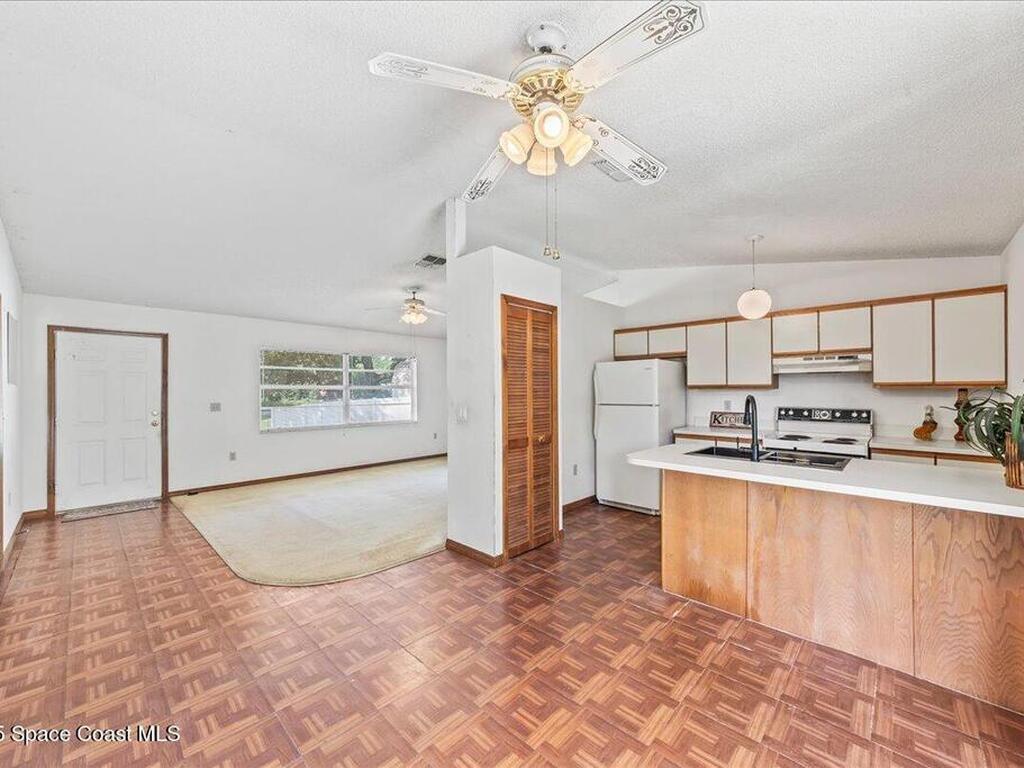 1421 Grand Court, Palm Bay, FL 32907