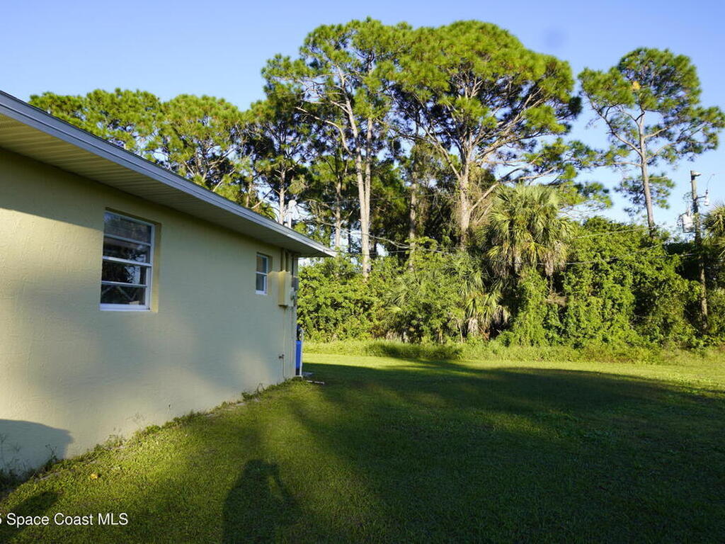 1421 Grand Court, Palm Bay, FL 32907