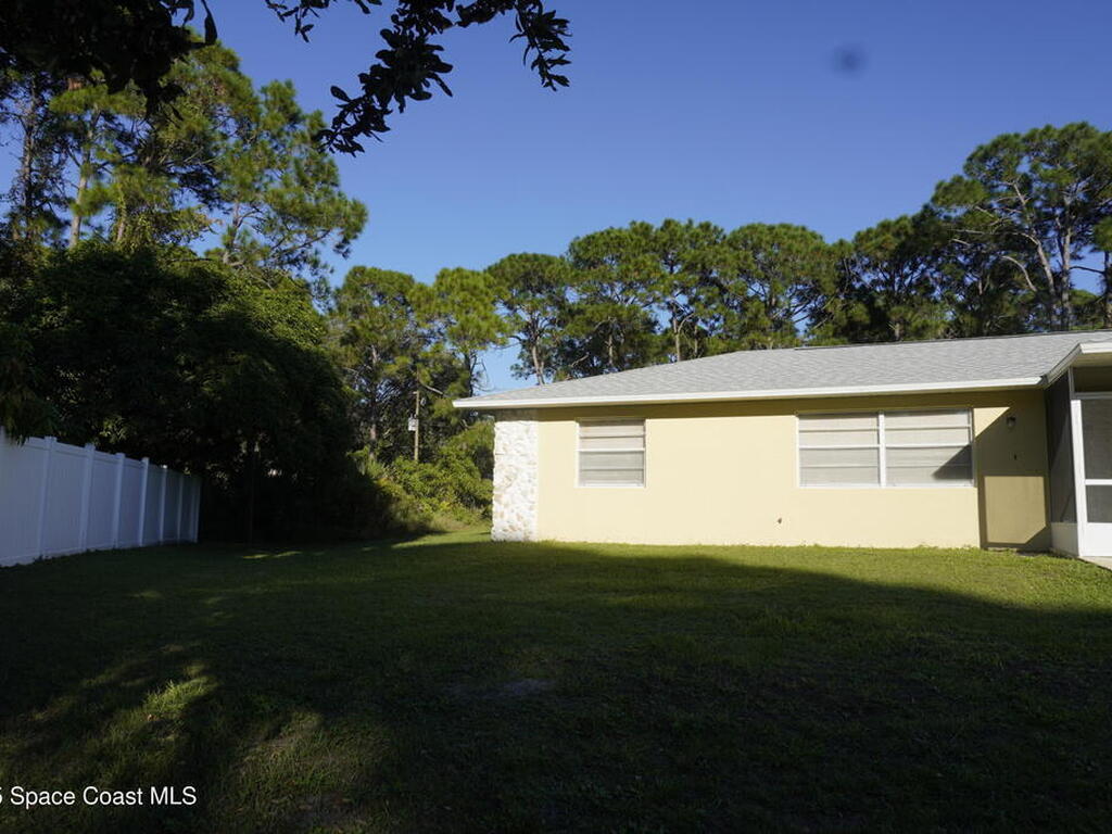 1421 Grand Court, Palm Bay, FL 32907