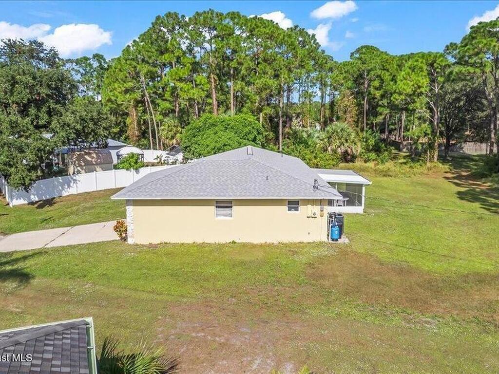 1421 Grand Court, Palm Bay, FL 32907