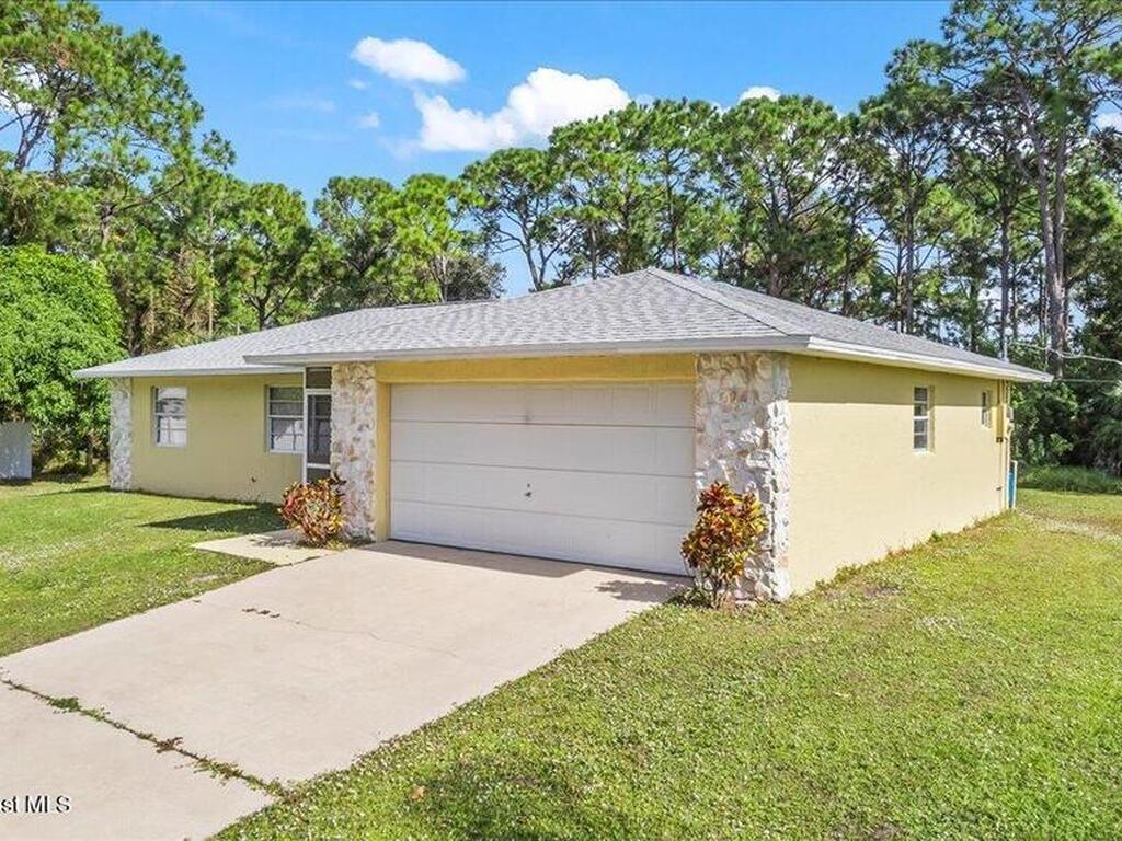 1421 Grand Court, Palm Bay, FL 32907