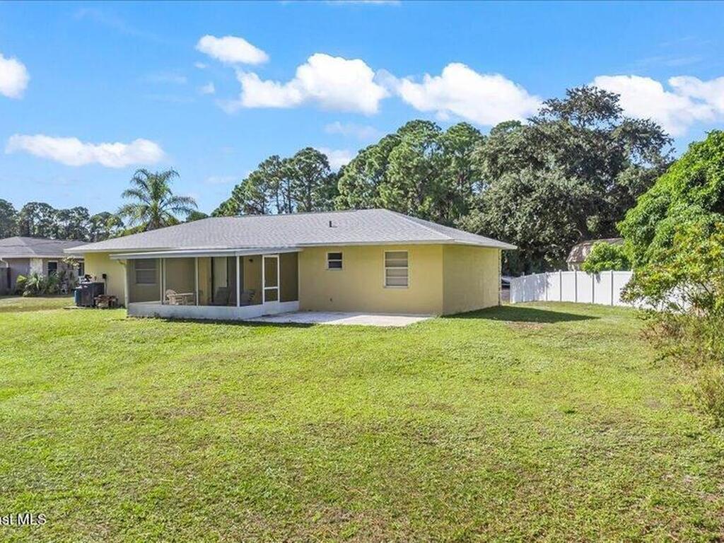 1421 Grand Court, Palm Bay, FL 32907