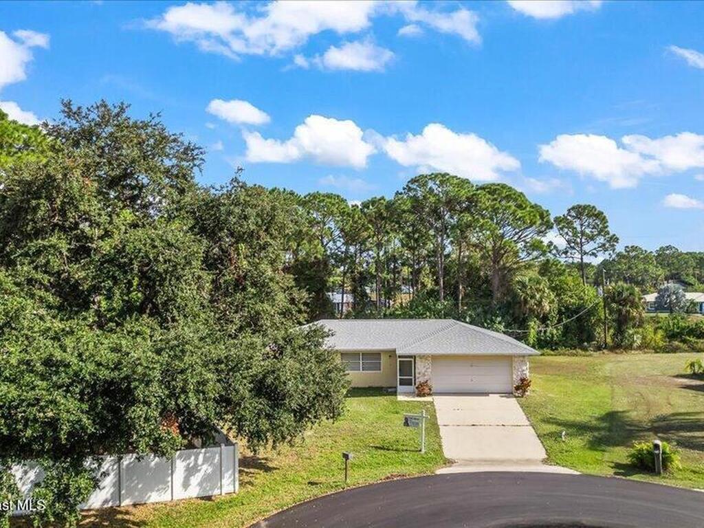 1421 Grand Court, Palm Bay, FL 32907