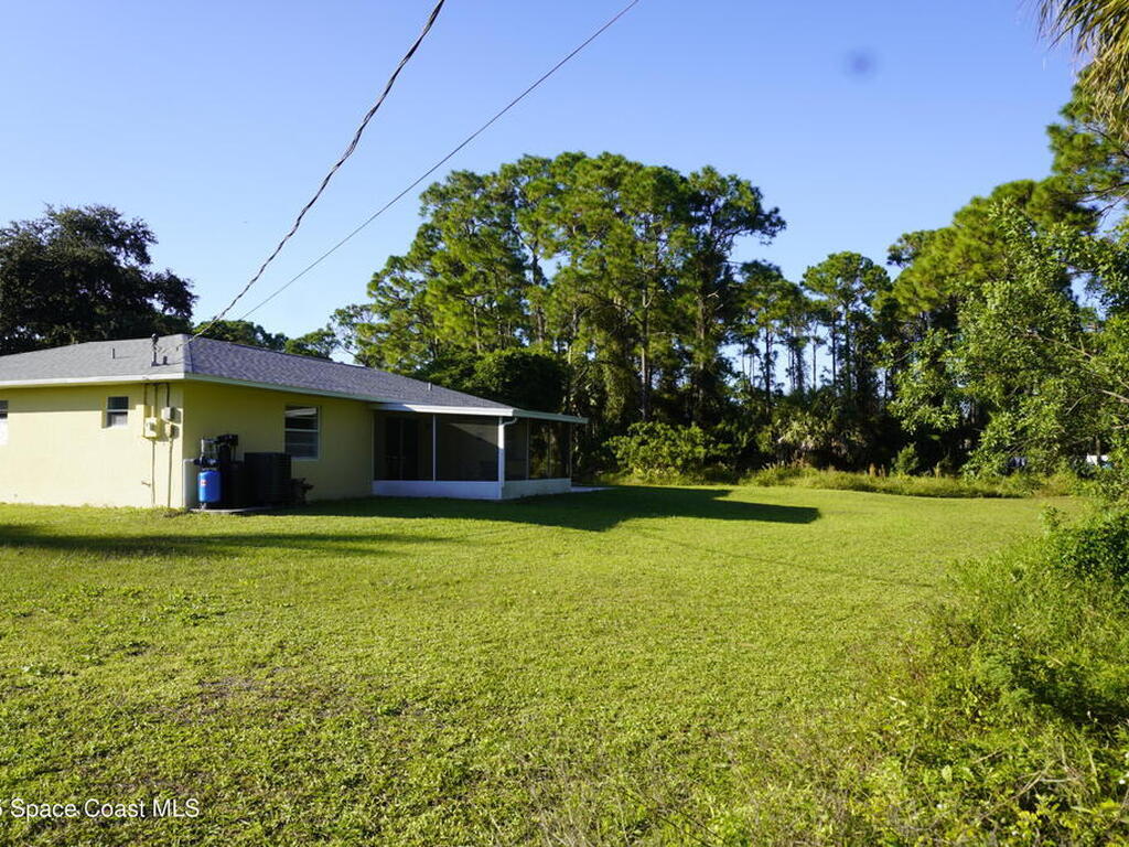 1421 Grand Court, Palm Bay, FL 32907