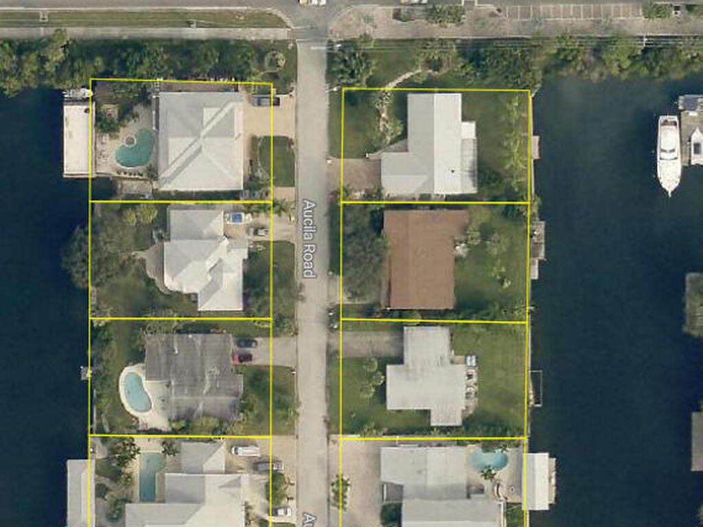 105 Aucila Road, Cocoa Beach, FL 32931