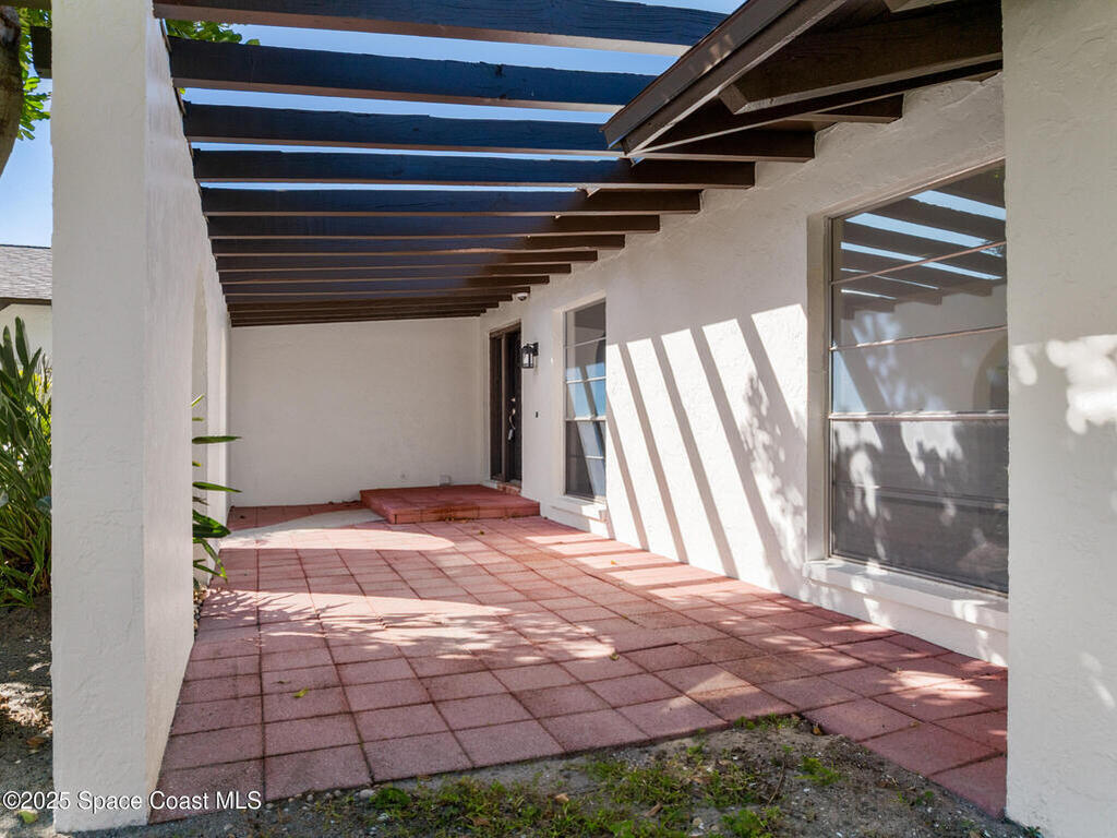 724 Puesta Del Sol Plaza, Indialantic, FL 32903