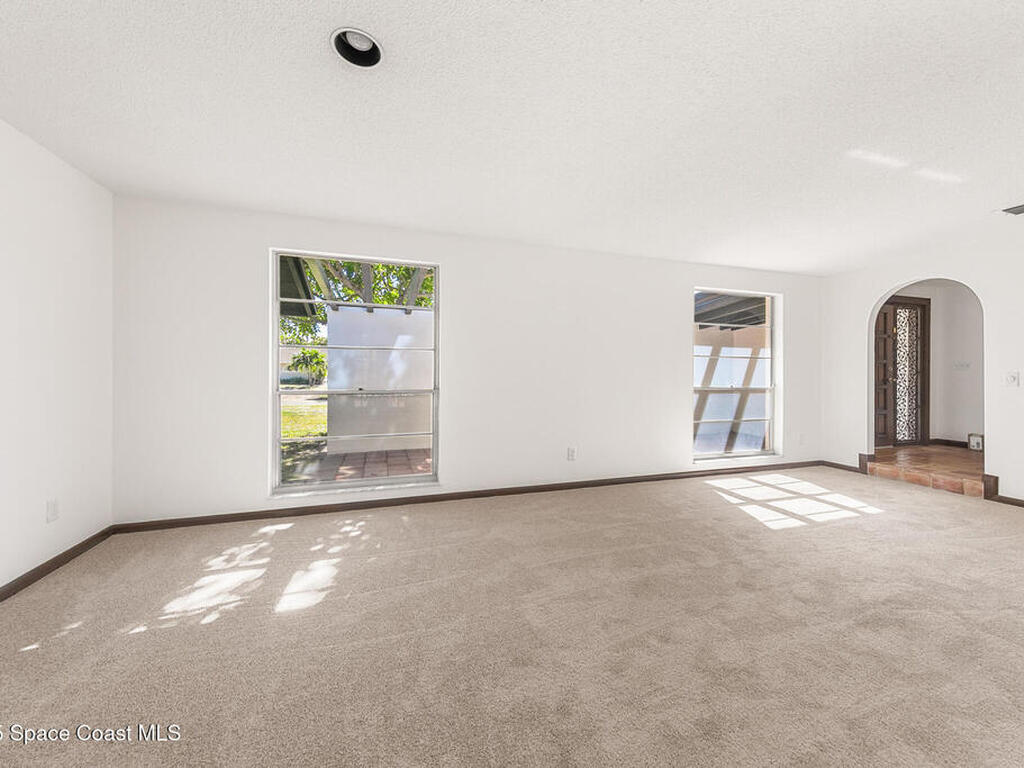 724 Puesta Del Sol Plaza, Indialantic, FL 32903