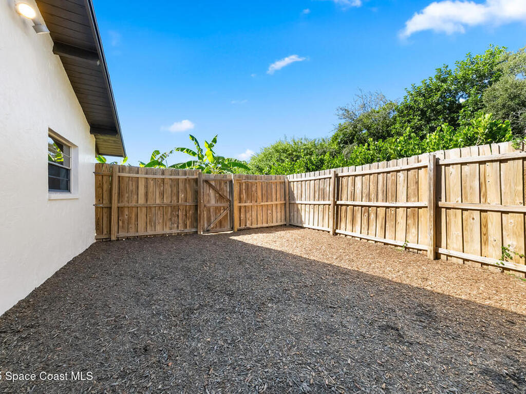 724 Puesta Del Sol Plaza, Indialantic, FL 32903