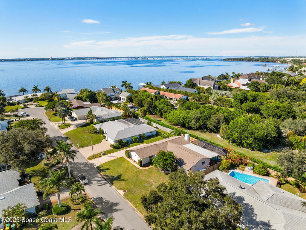 724 Puesta Del Sol Plaza, Indialantic, FL 32903