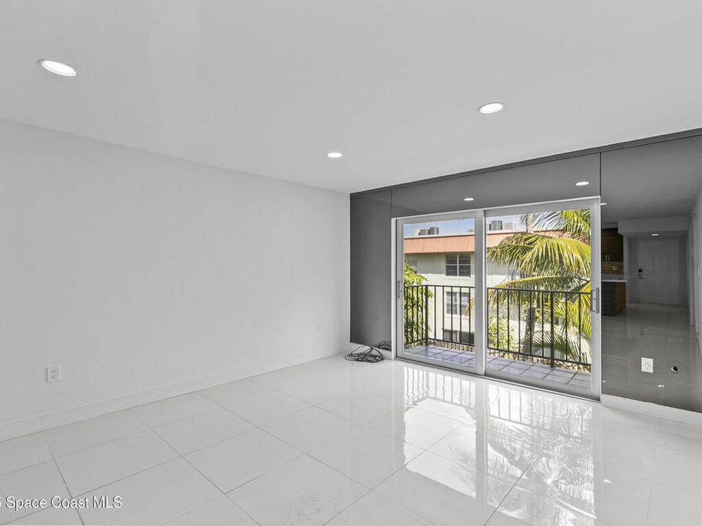 809 W Oakland Park Boulevard, Oakland Park, FL 33311