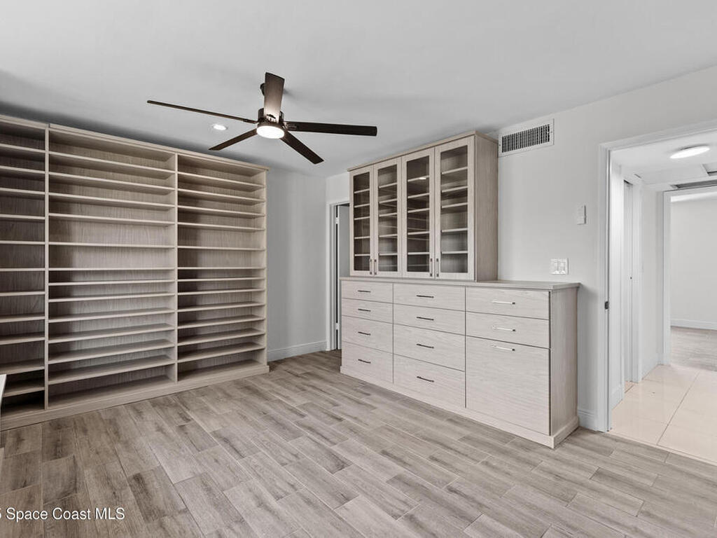 809 W Oakland Park Boulevard, Oakland Park, FL 33311