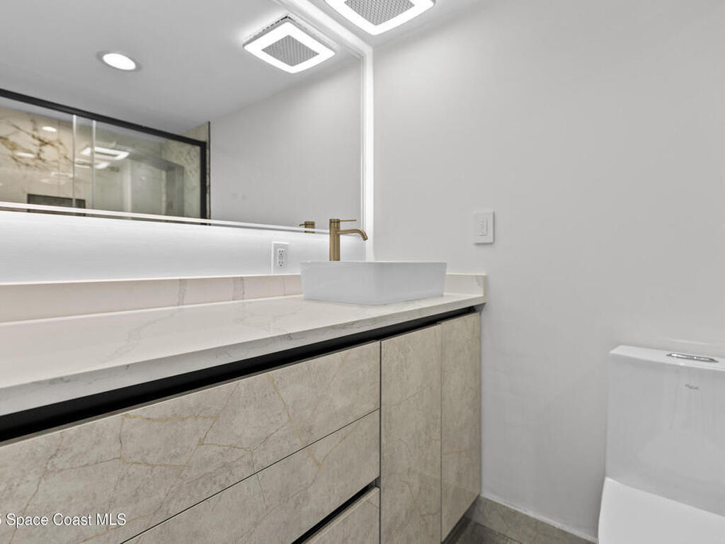 809 W Oakland Park Boulevard, Oakland Park, FL 33311