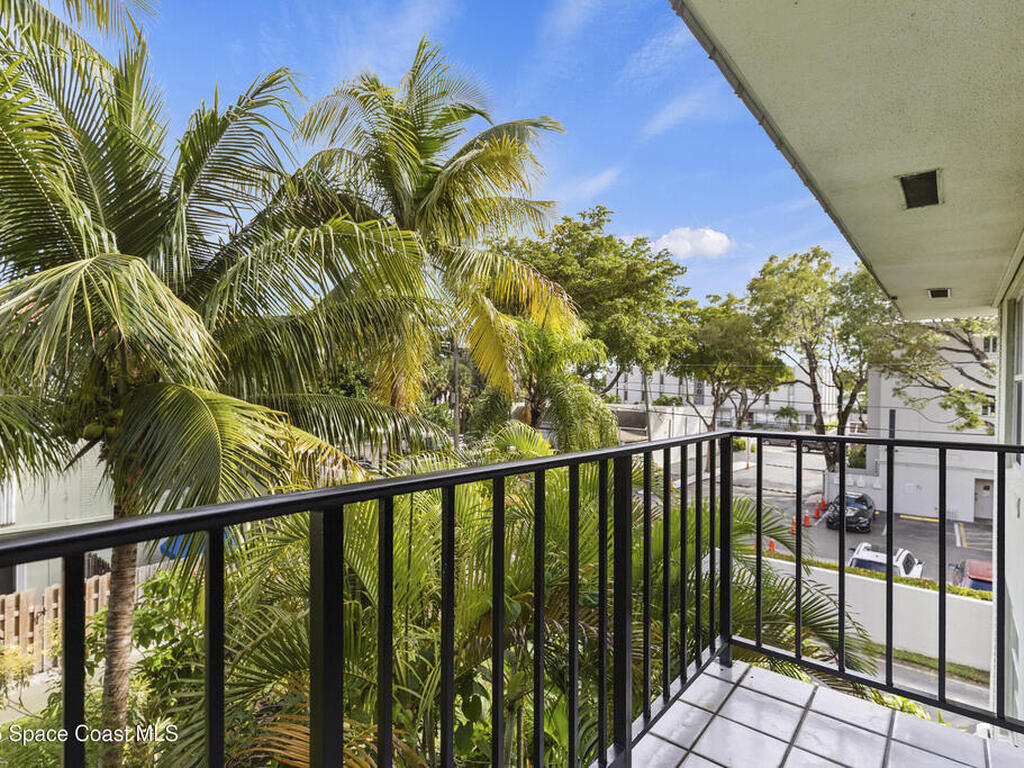 809 W Oakland Park Boulevard, Oakland Park, FL 33311