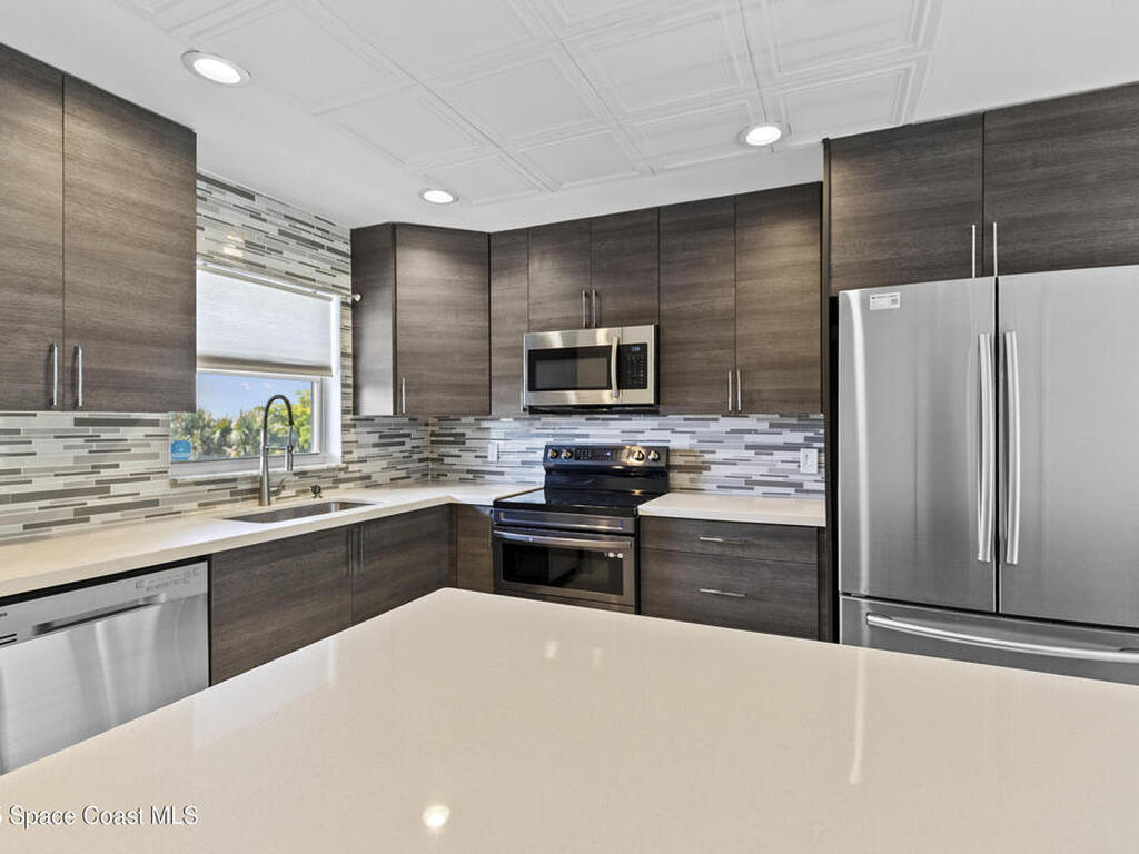 809 W Oakland Park Boulevard, Oakland Park, FL 33311