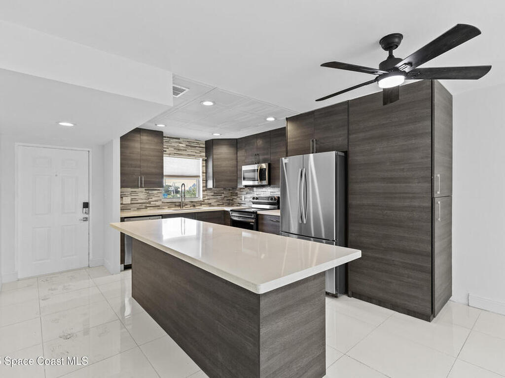 809 W Oakland Park Boulevard, Oakland Park, FL 33311