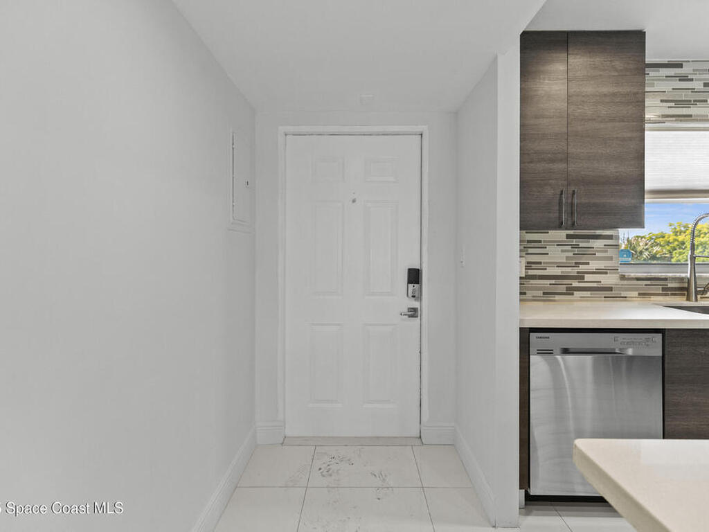 809 W Oakland Park Boulevard, Oakland Park, FL 33311