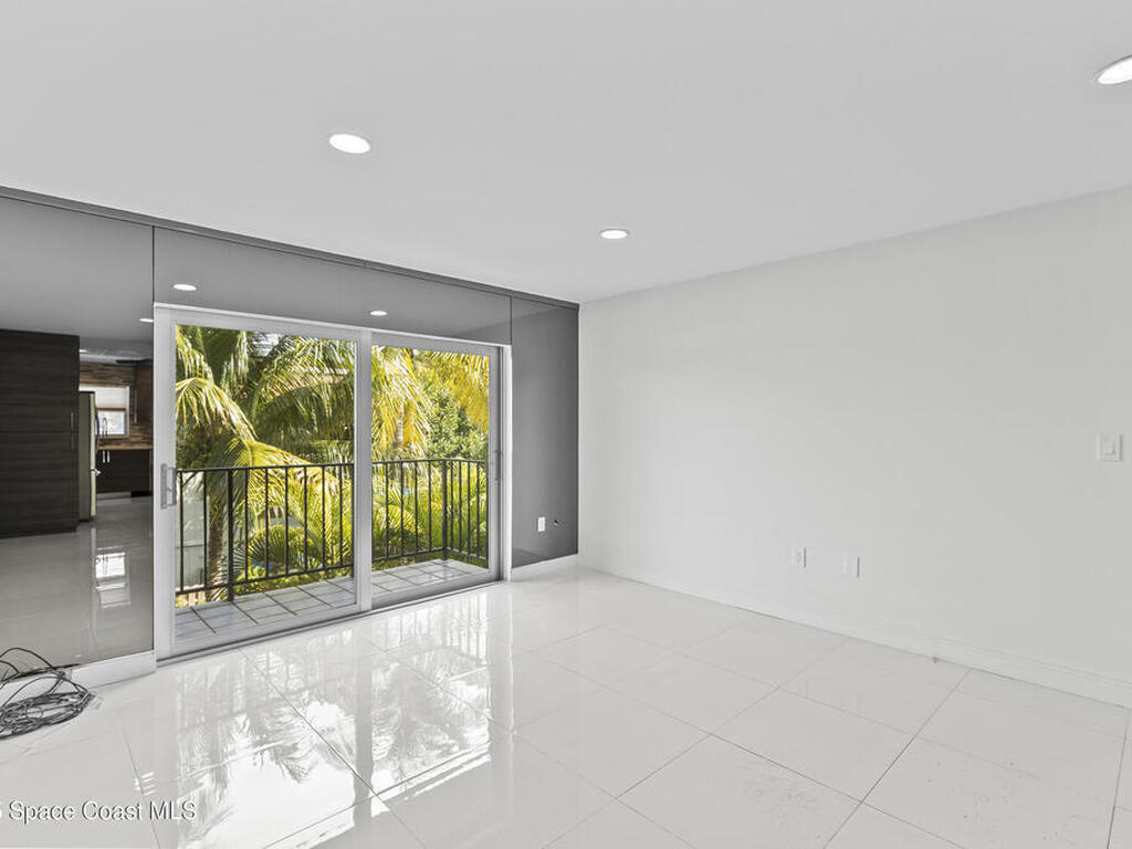 809 W Oakland Park Boulevard, Oakland Park, FL 33311