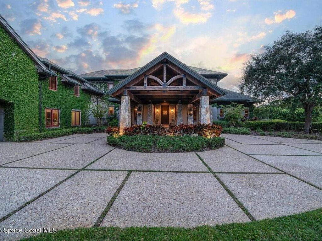 586 Wethersfield Place, Suntree, FL 32940