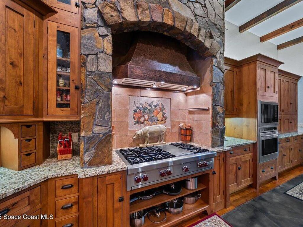 586 Wethersfield Place, Suntree, FL 32940