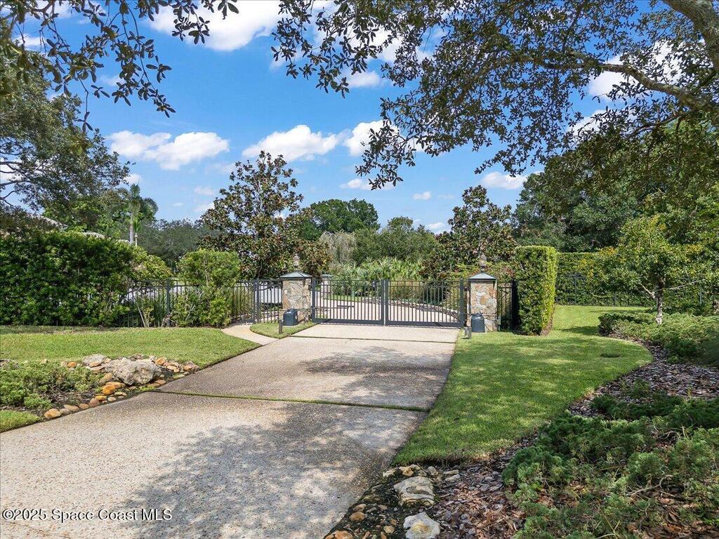 586 Wethersfield Place, Suntree, FL 32940