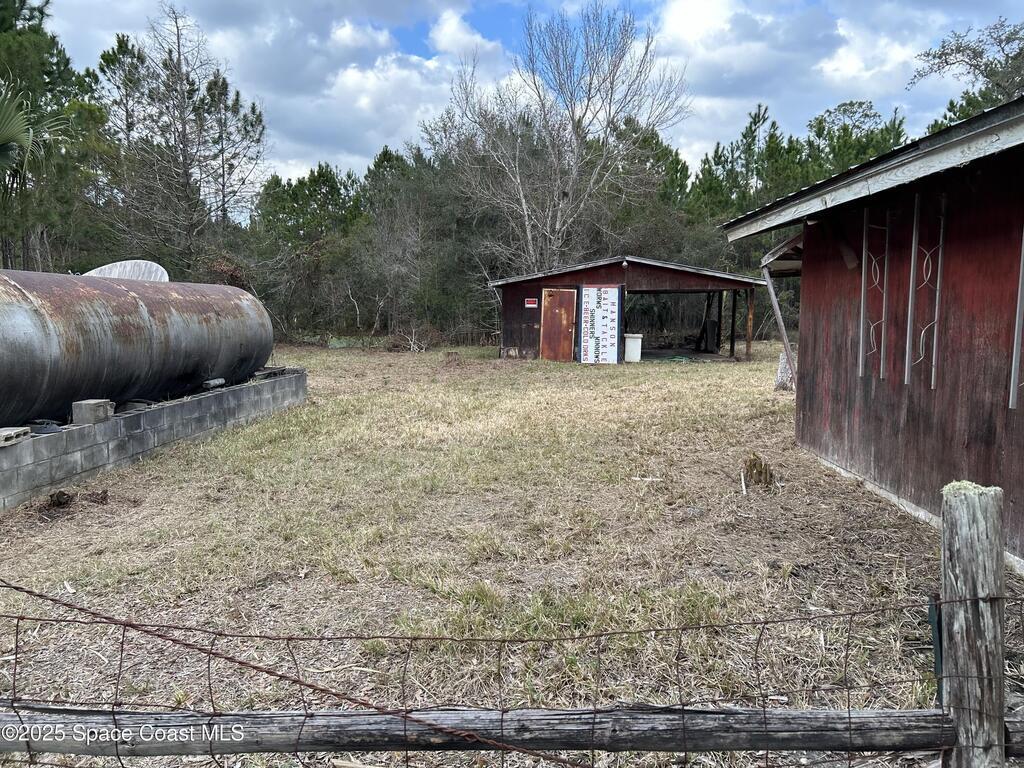 882 County Road 310, Interlachen, FL 32148