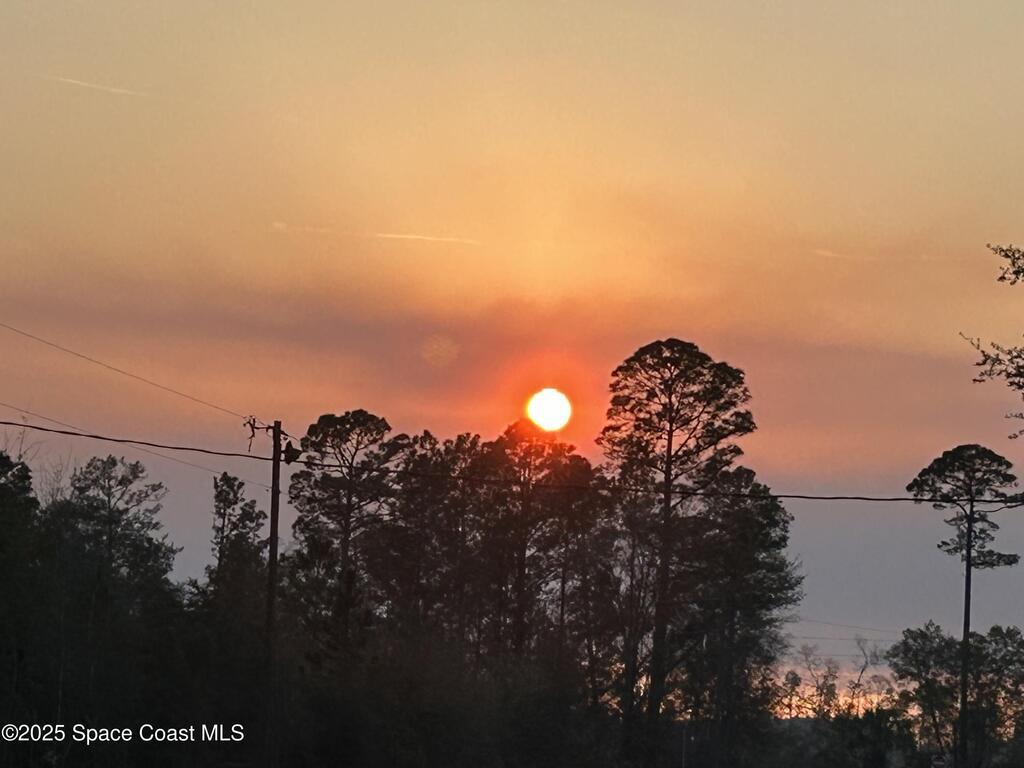 882 County Road 310, Interlachen, FL 32148