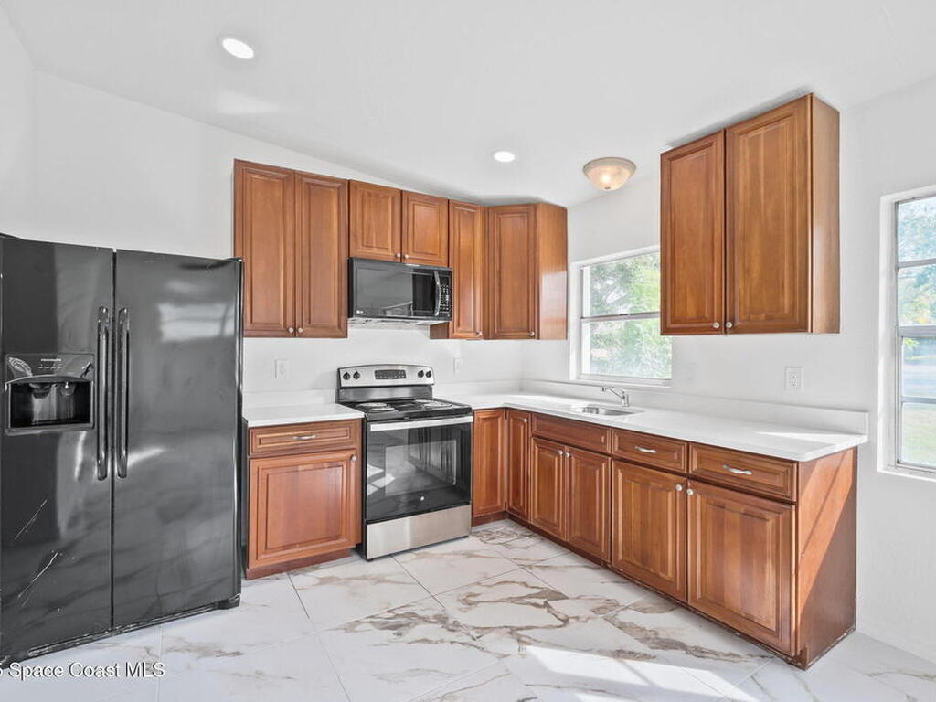 150 Cedar Avenue, Cocoa Beach, FL 32931