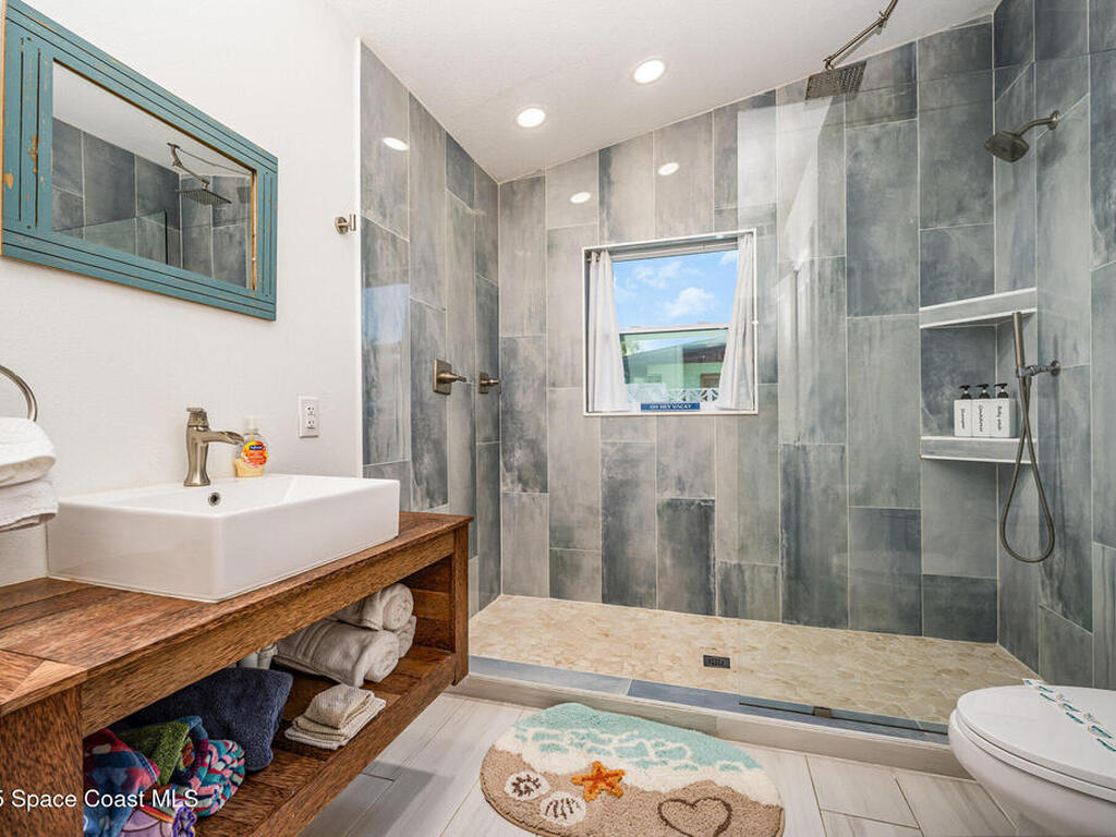 113 W Leon Lane, Cocoa Beach, FL 32931