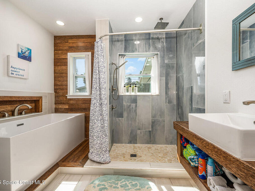 113 W Leon Lane, Cocoa Beach, FL 32931