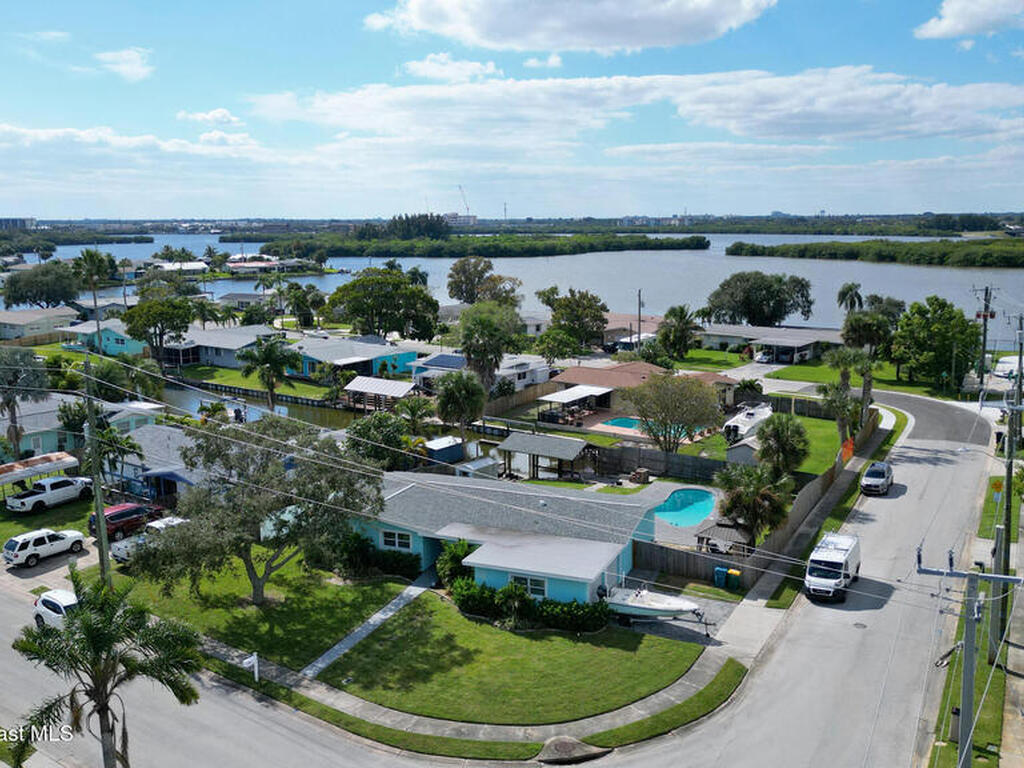 635 Barrett Drive, Merritt Island, FL 32952