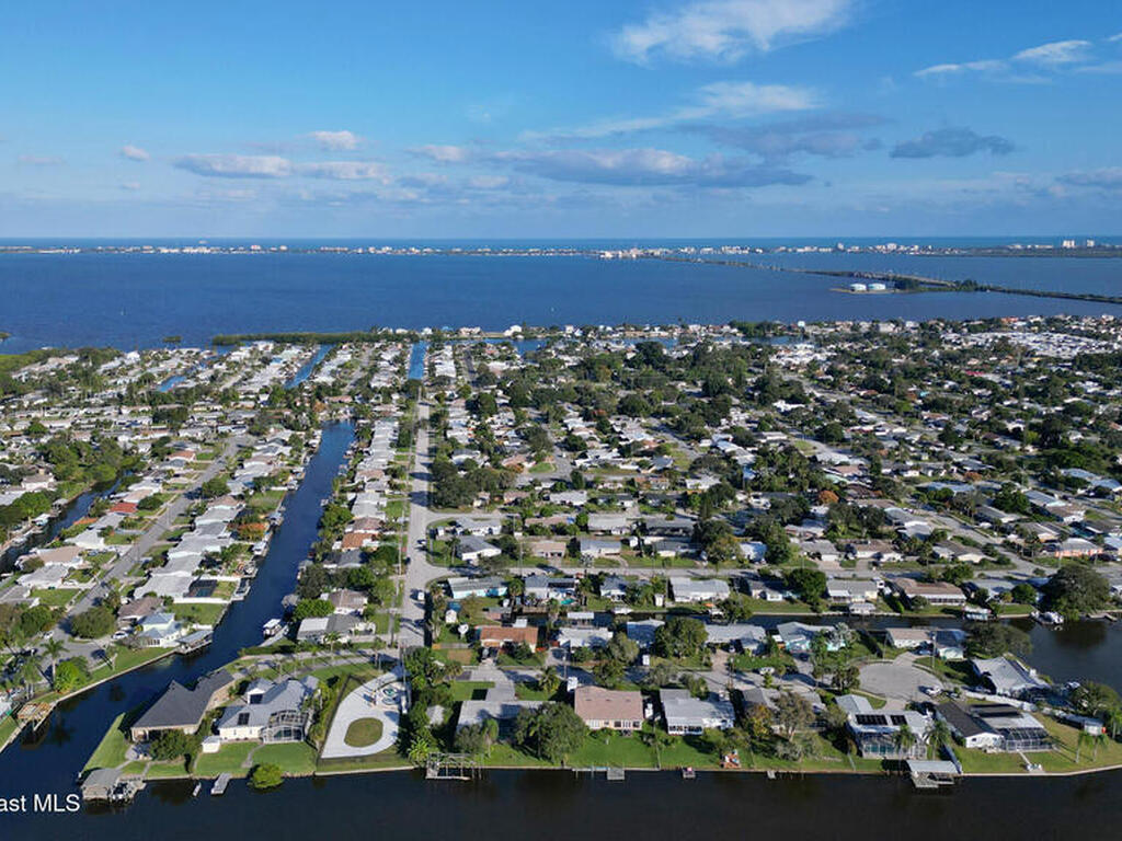 635 Barrett Drive, Merritt Island, FL 32952