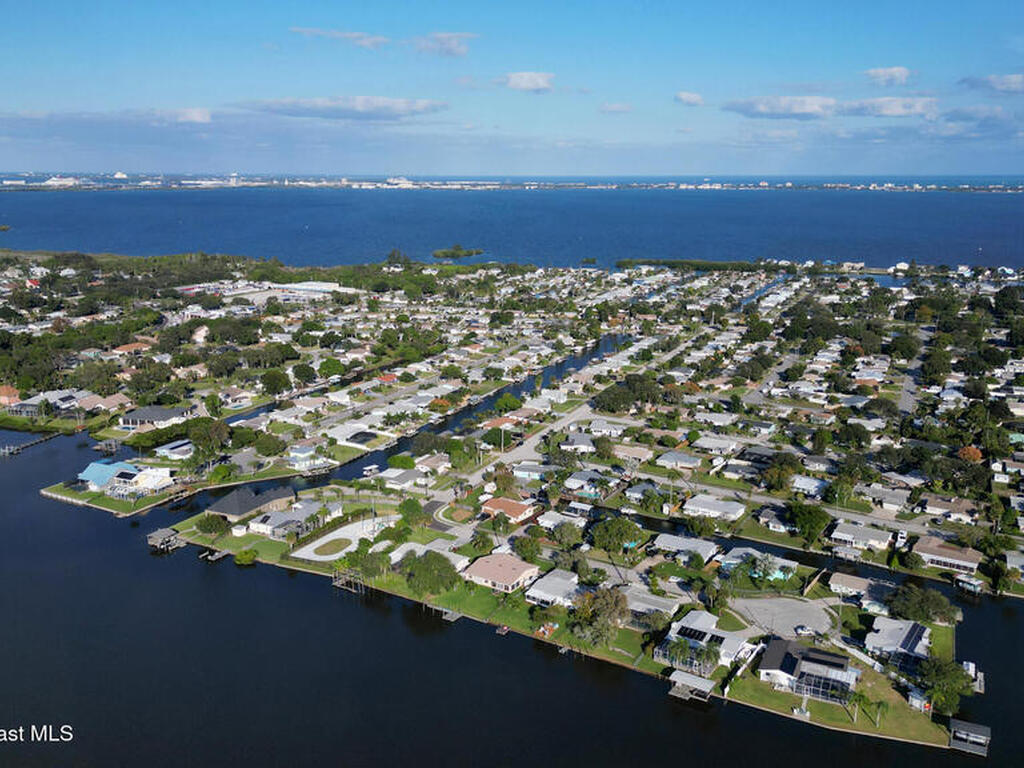 635 Barrett Drive, Merritt Island, FL 32952