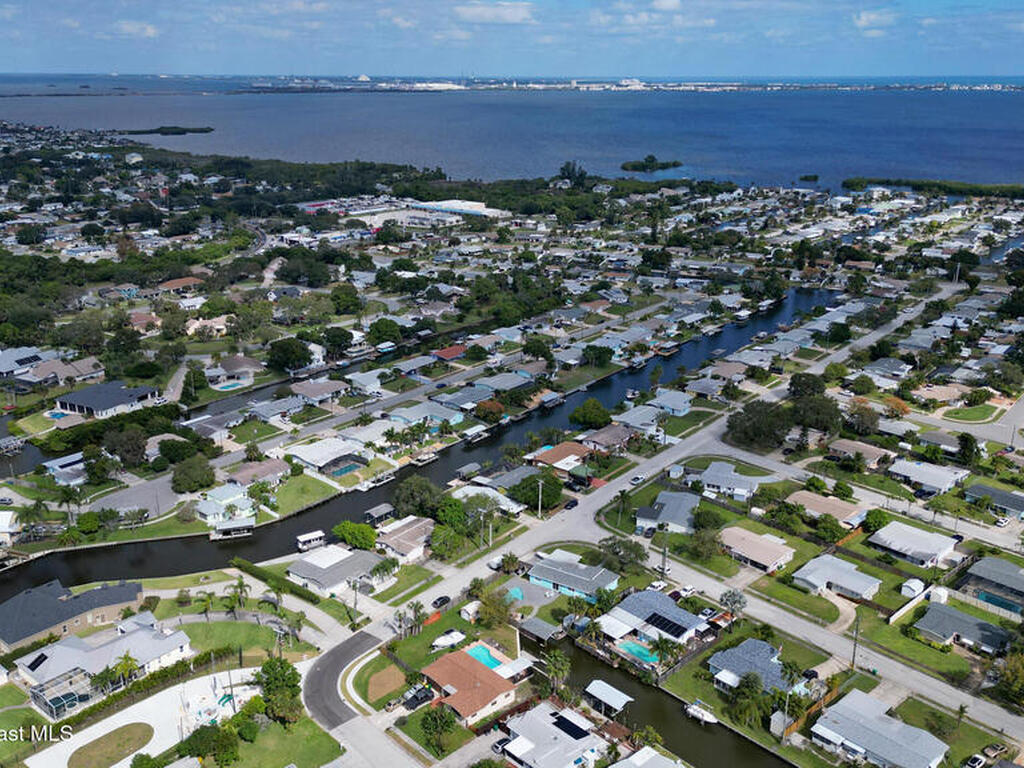 635 Barrett Drive, Merritt Island, FL 32952