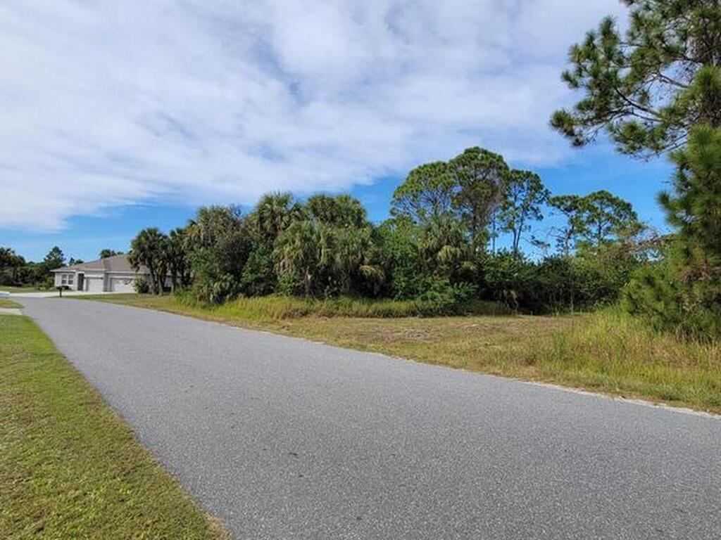 121 Halloran Street, Palm Bay, FL 32909